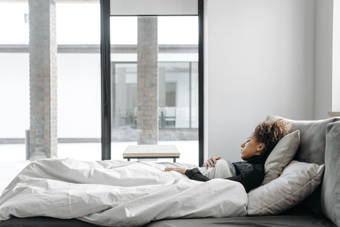 Individual sleeping during overnight monitoring used for extracting sleep and activity features from actigraphy signals