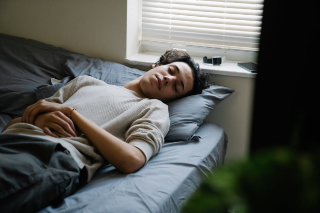 Individual sleeping indoors during overnight monitoring related to circadian rhythm and light exposure research